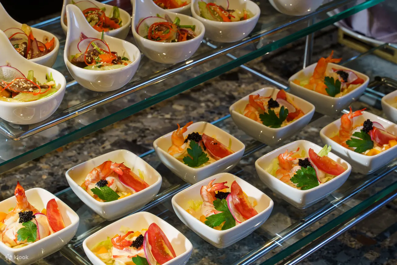 乐天河内 L7 西湖饭店 - Layered 餐厅的海鲜自助餐