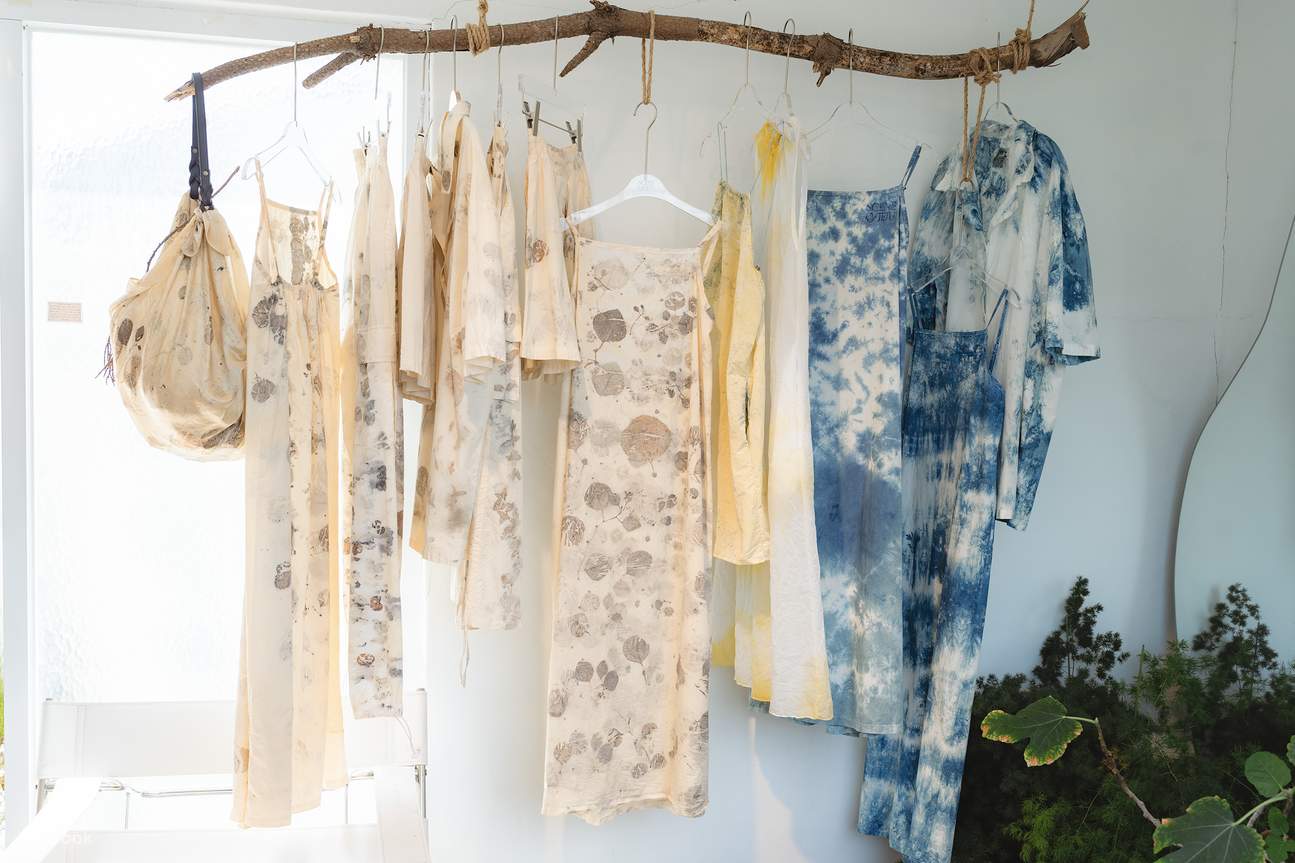 쇼룸 공간에서 완성된 작품을 미리 볼 수 있습니다.