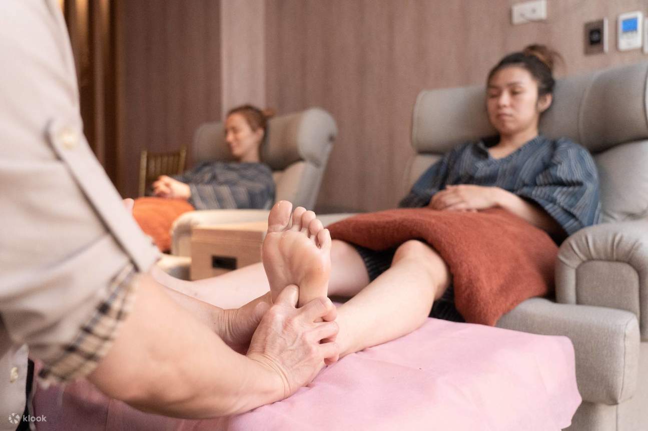 Pijat Akupresur di Shiang Zhi Dao Health Spa