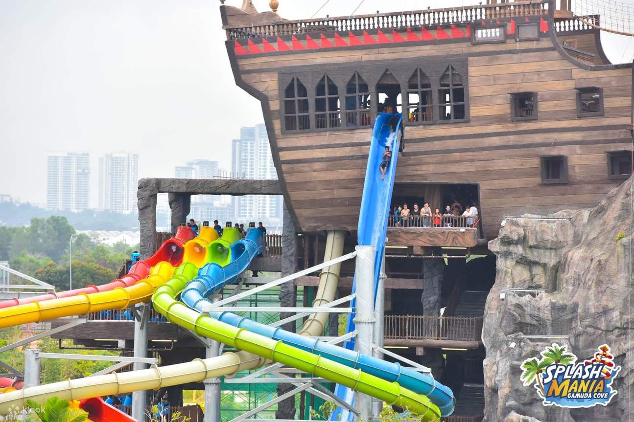SplashMania Waterpark Ticket in Gamuda Cove Selangor Klook Malaysia
