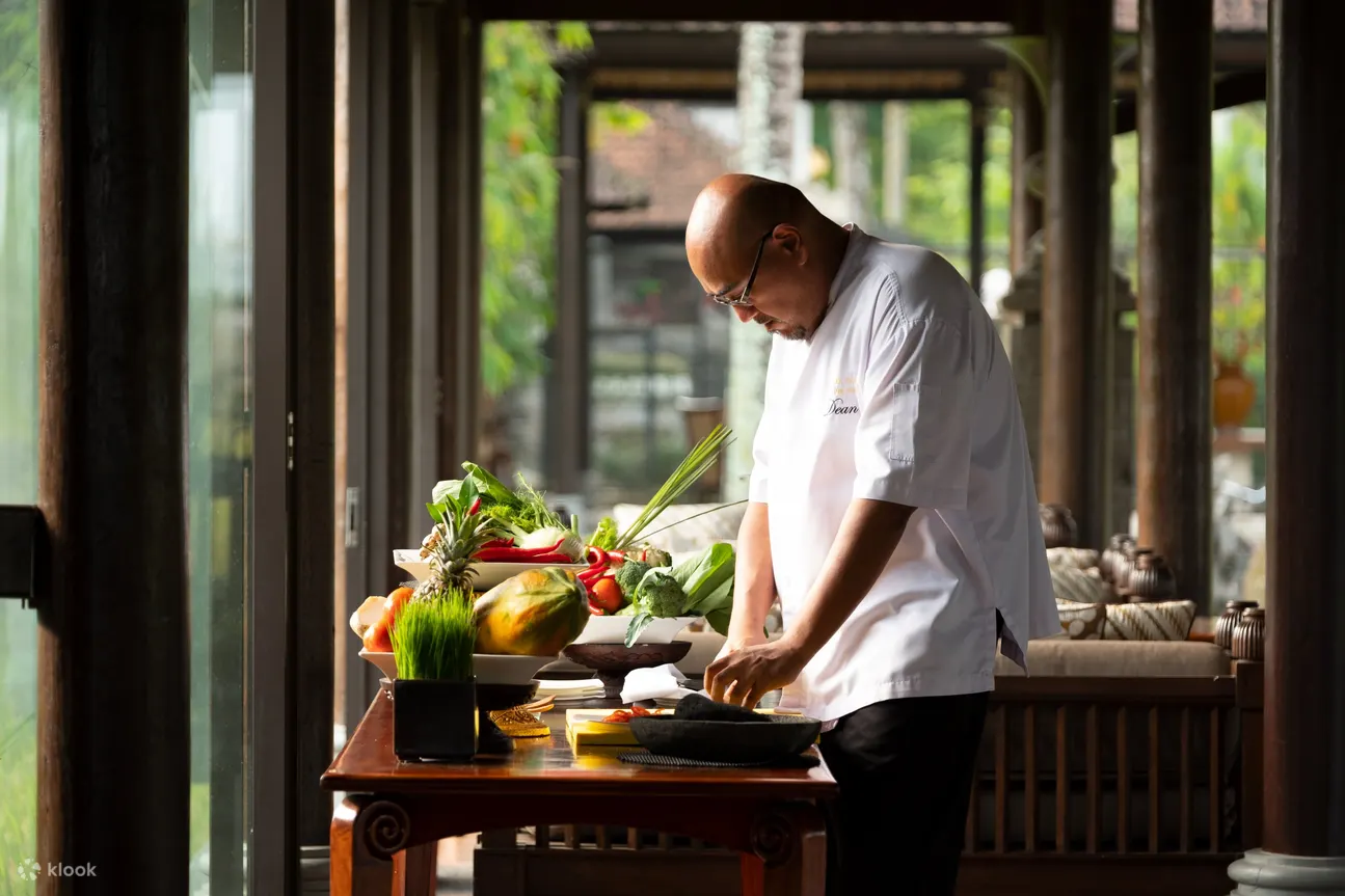 tanah gajah ubud 的主厨院长