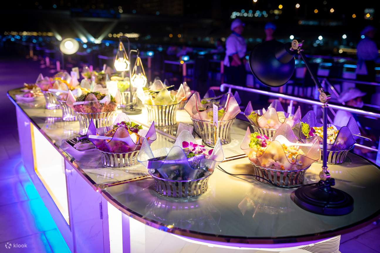 Die luxuriöse White Dinner Cruise in Bangkok