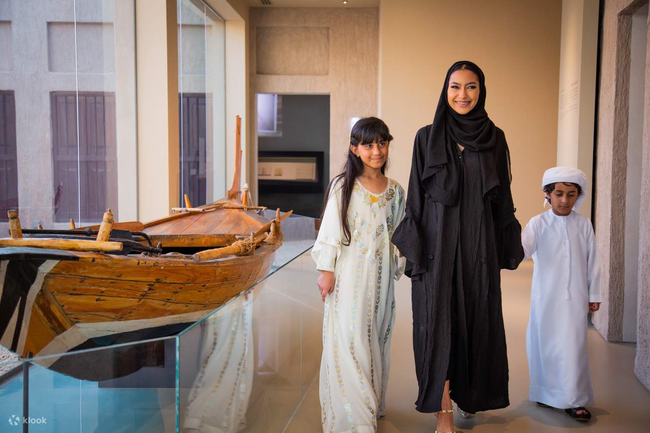 Terokai evolusi budaya Emirati