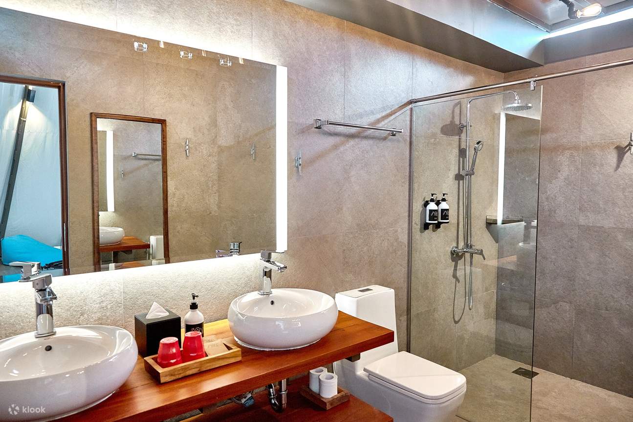 デラックス グランピング テントのバスルーム