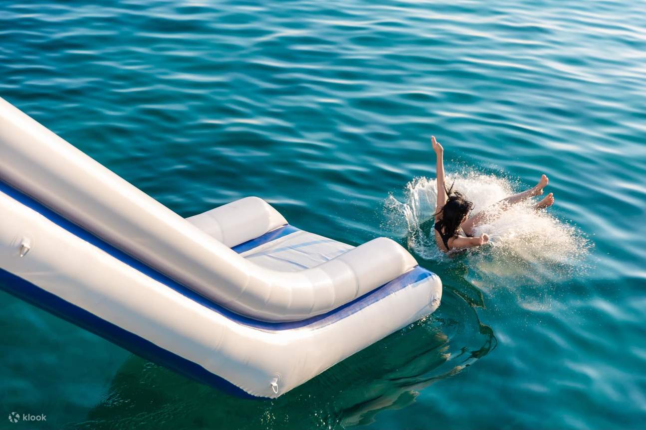 皮皮岛麦通岛日落豪华双体快艇之旅