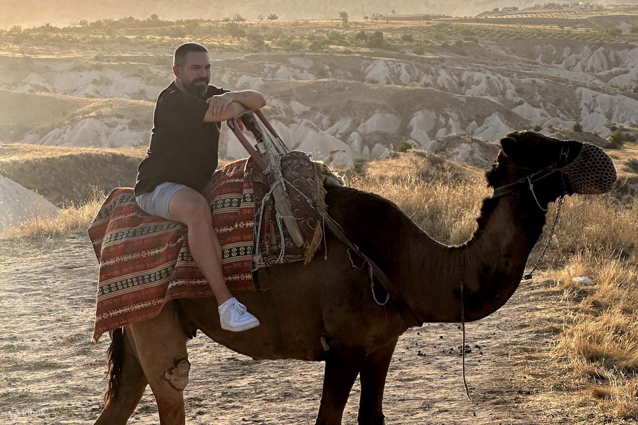 Живописный тур на верблюдах по Каппадокии