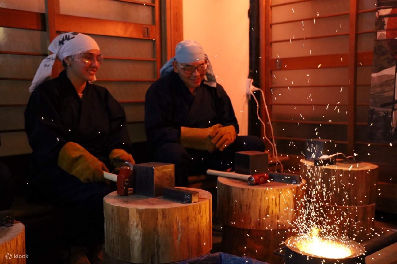 Clase de Fabricación de Armas Ninja en una Mansión Histórica