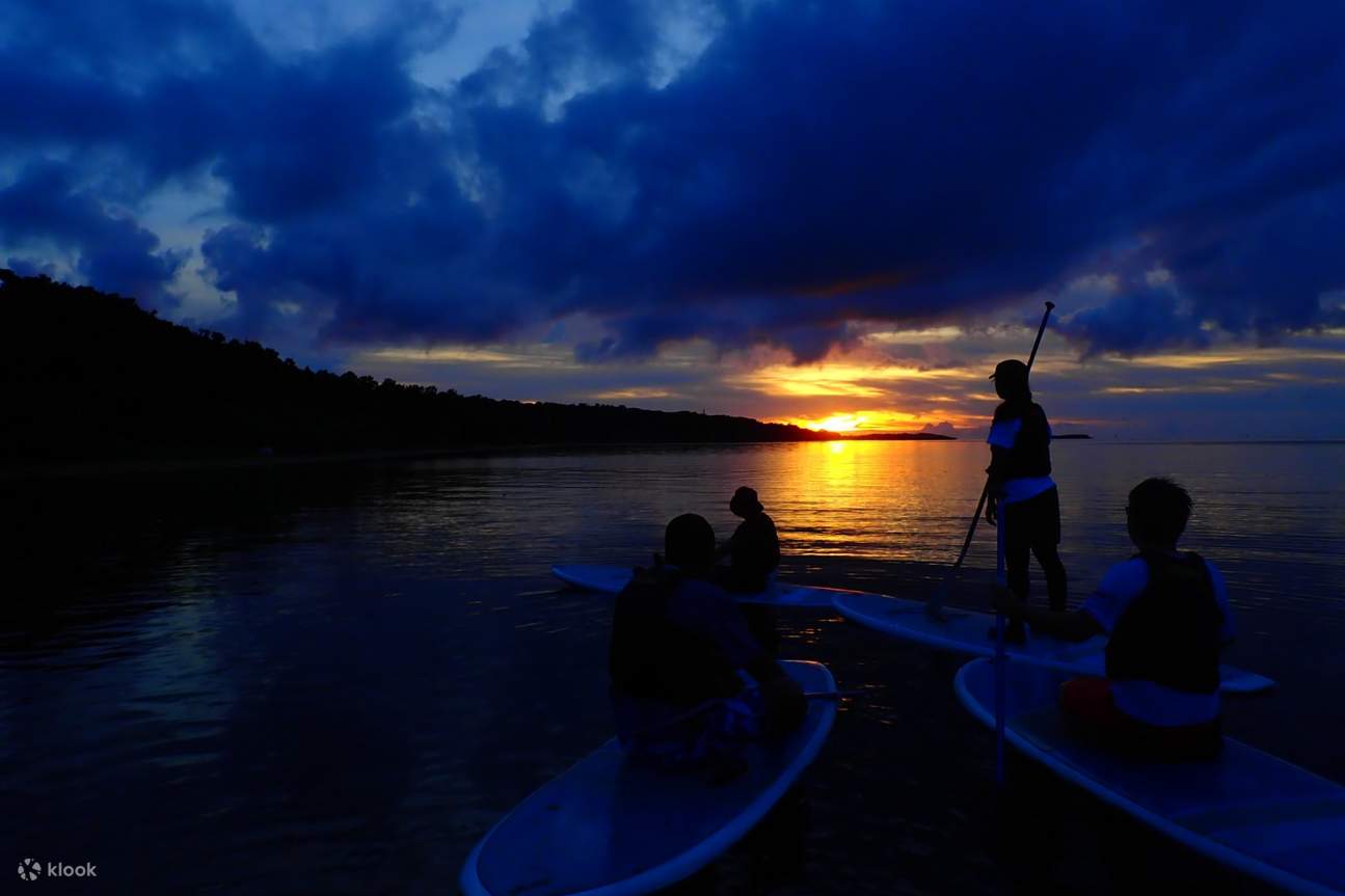 каноэ на закате