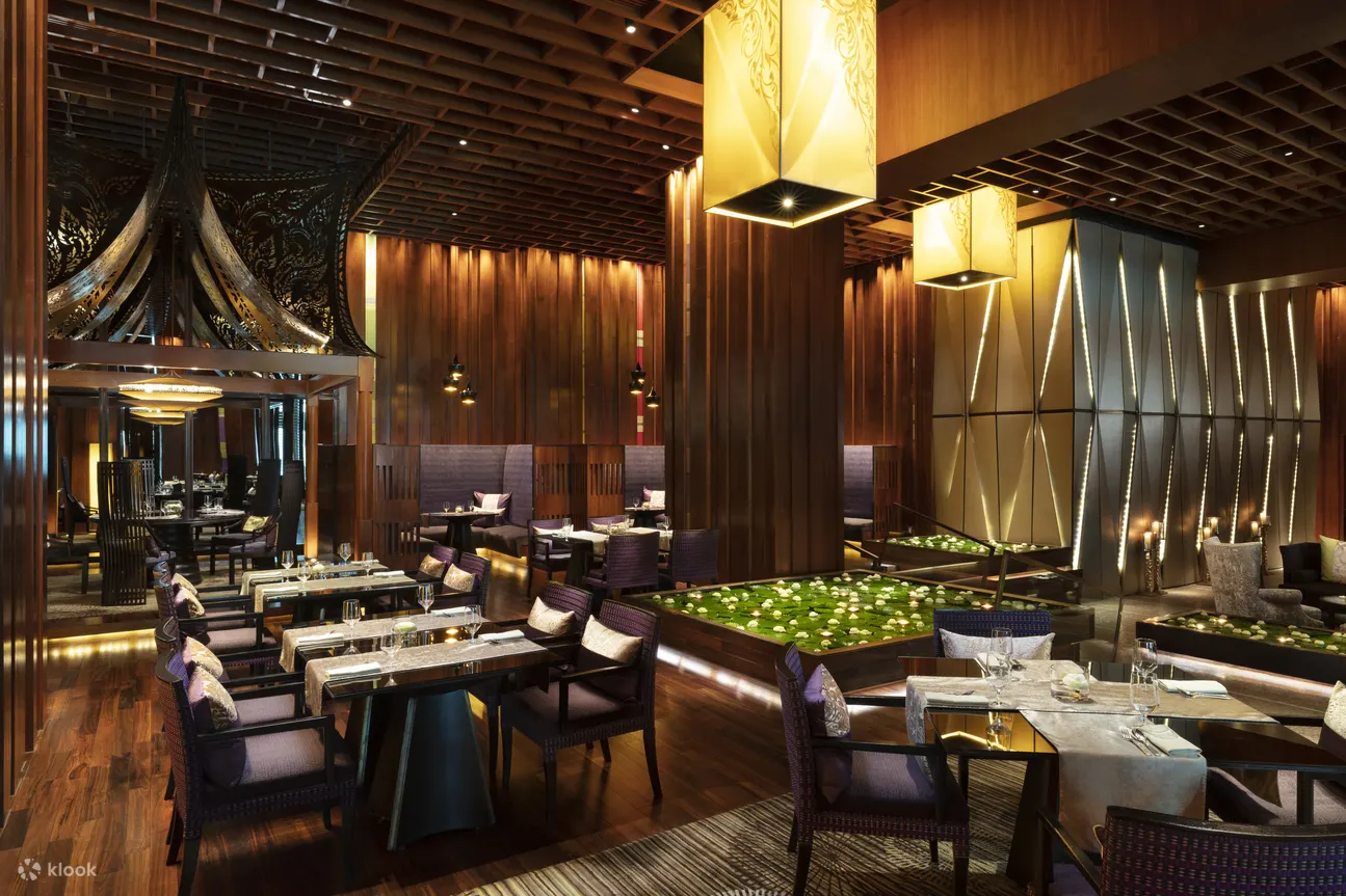 Sra Bua by Kiin-Kiin at Siam Kempinski Hotel Bangkok