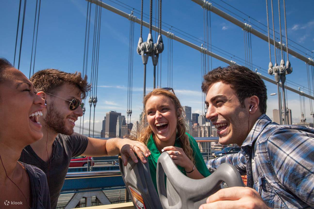 Các Tour Big Bus Hop-On Hop-Off New York cung cấp nhiều tuyến đường bao gồm các điểm nổi bật chính của thành phố