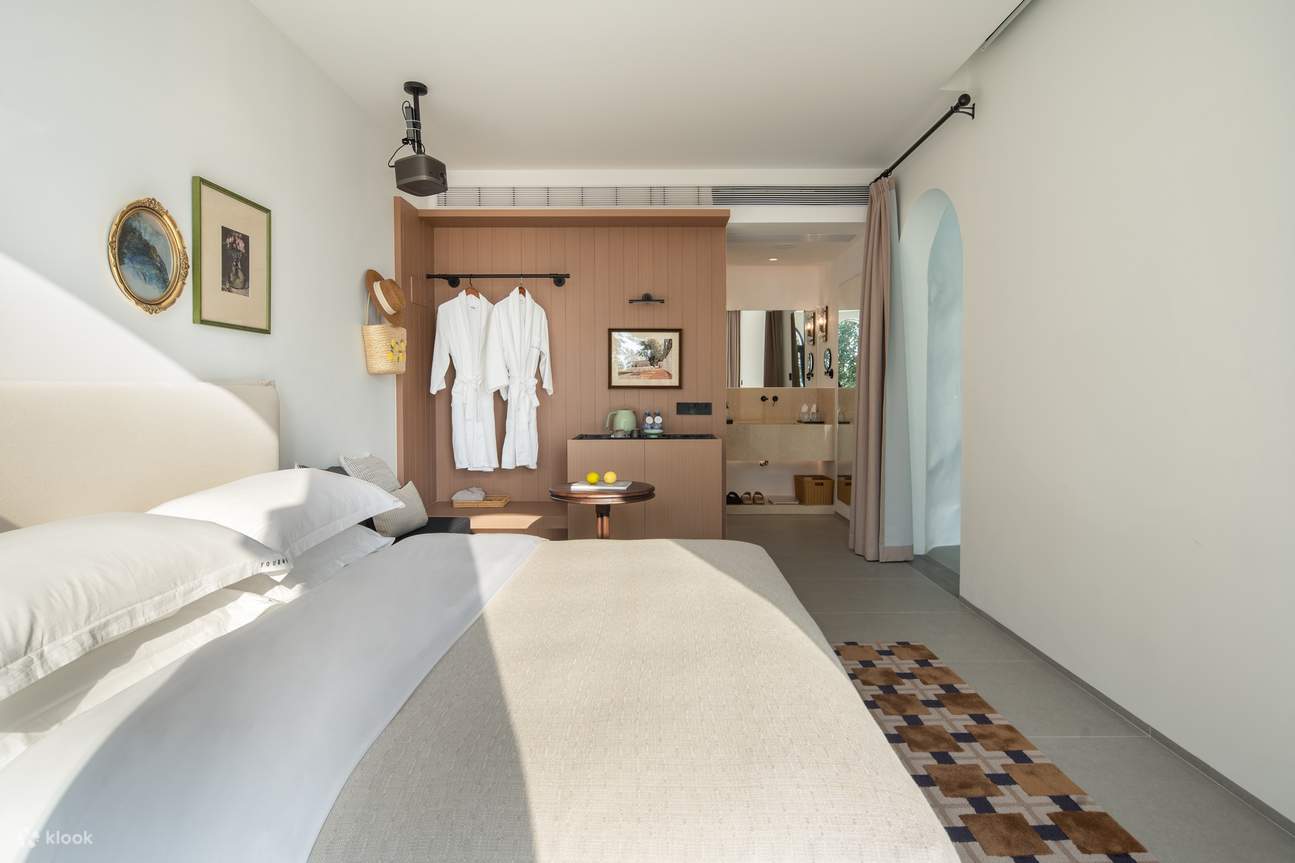 クラウズ・ケーブプール ダブルルーム