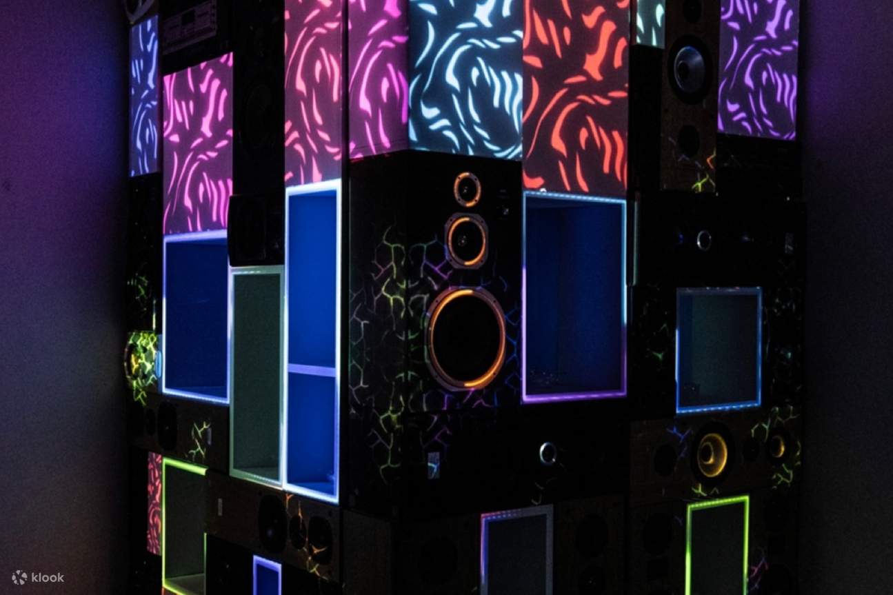 メディアアート＆香水セレクション展示室