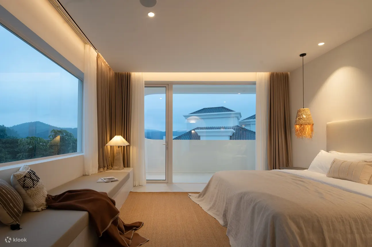 J栋·侧海景阳台大床房J202