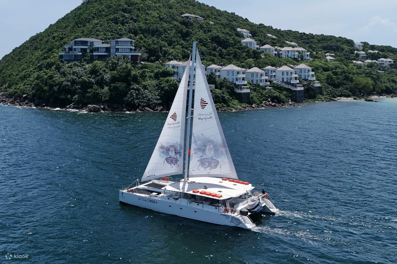 Tour Du Thuyền Nửa Ngày Tại Nha Trang