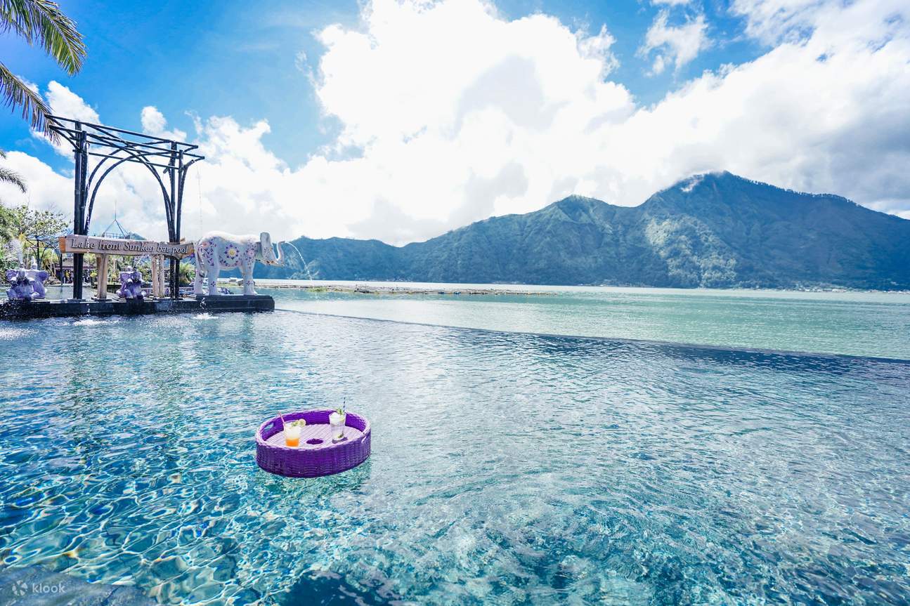 Инфинити-бассейн с горячими источниками в Toya Devasya