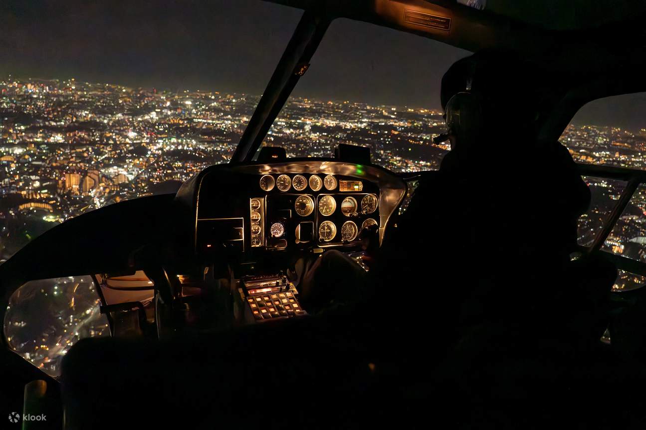 Helikopter pemandangan malam Tokyo