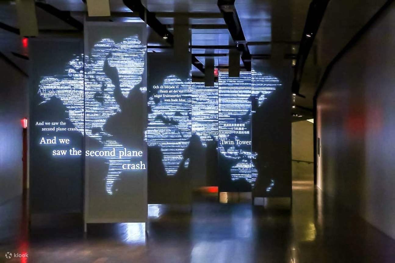 강력한 전시물과 유물을 통해 2001년 9월 11일 사건에 대해 알아보세요