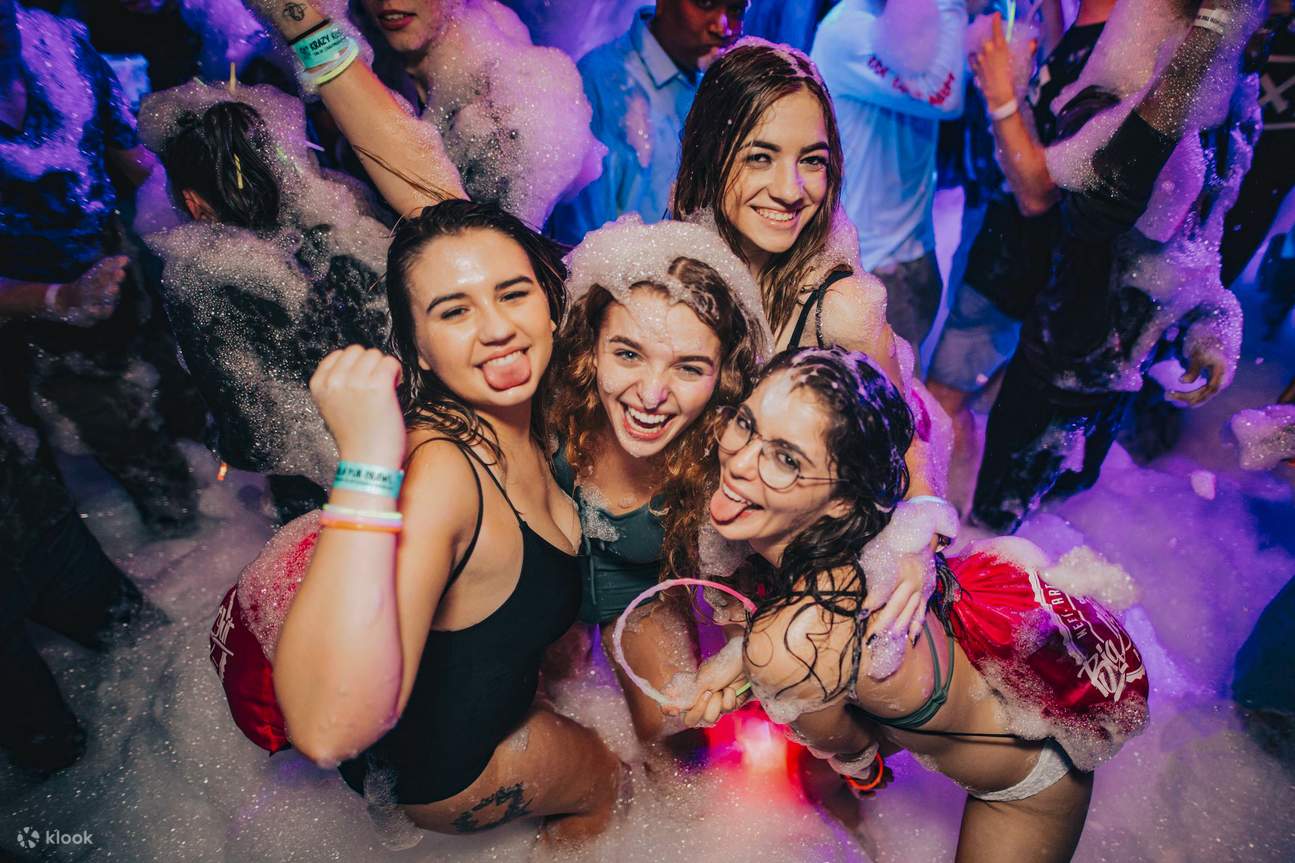 sydney nightlife bar crawl