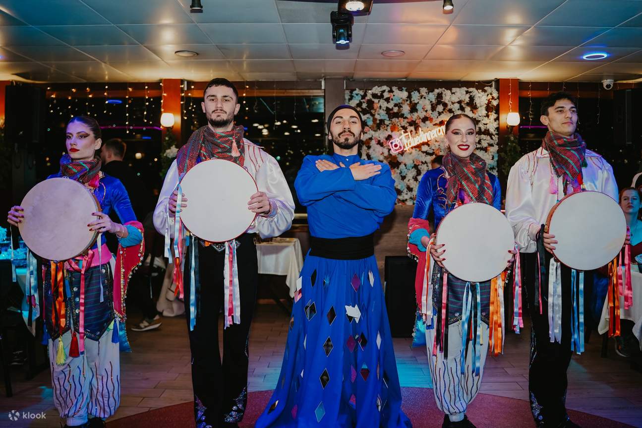 Trải nghiệm chương trình du thuyền ăn tối ở Istanbul với các điệu nhảy Thổ Nhĩ Kỳ và chương trình giải trí sôi động