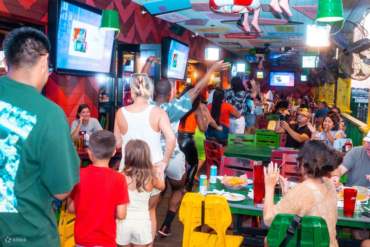 Ощутите волшебство общих моментов за восхитительной едой и яркими развлечениями