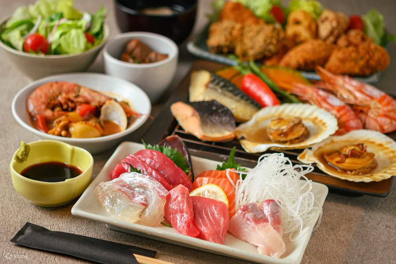 东京海鲜自助餐厅-Iroha，餐食及金枪鱼切片表演