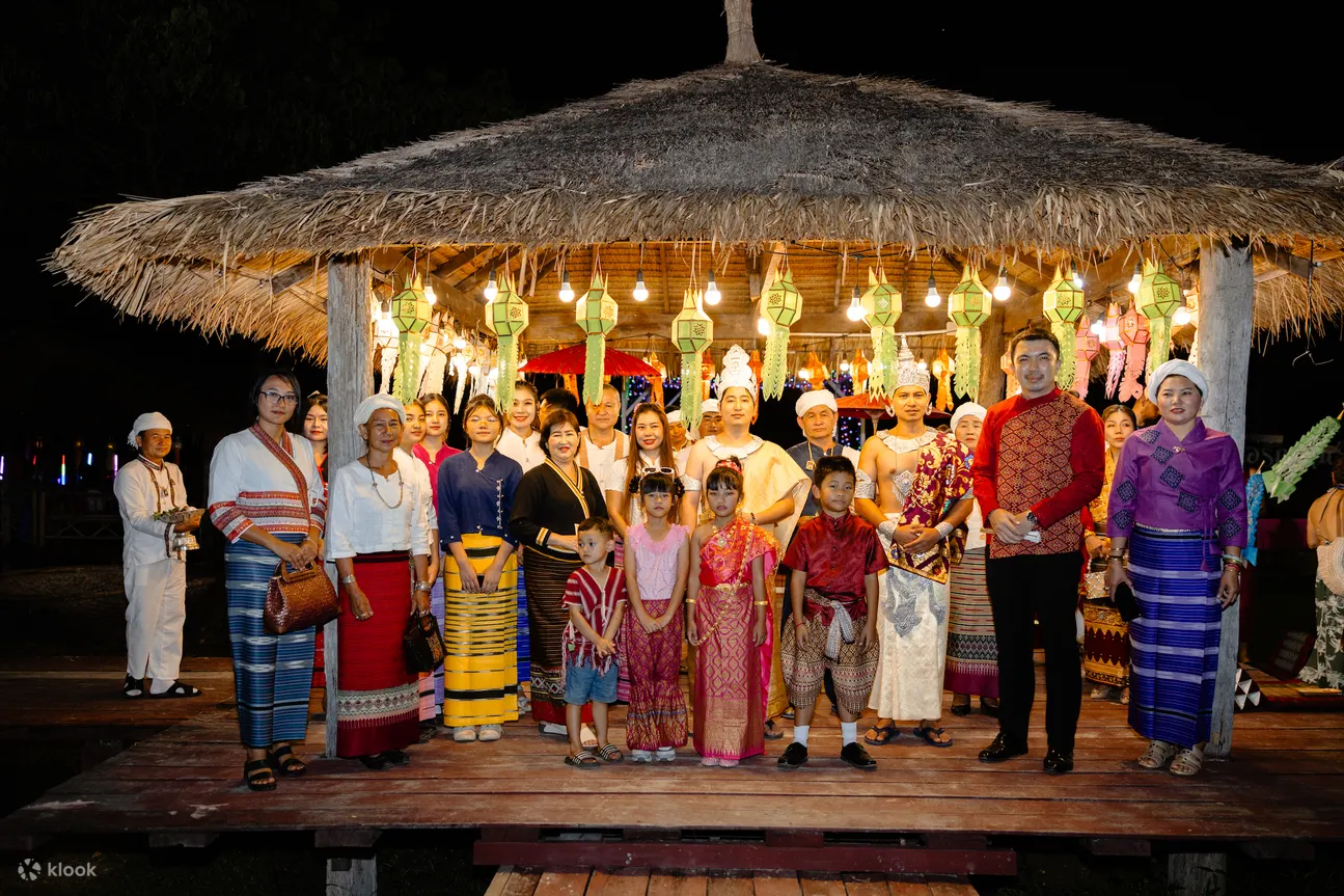 Chiang Mai : Moonlight Sky lanterns Yi Peng & Loy Krathong Festival