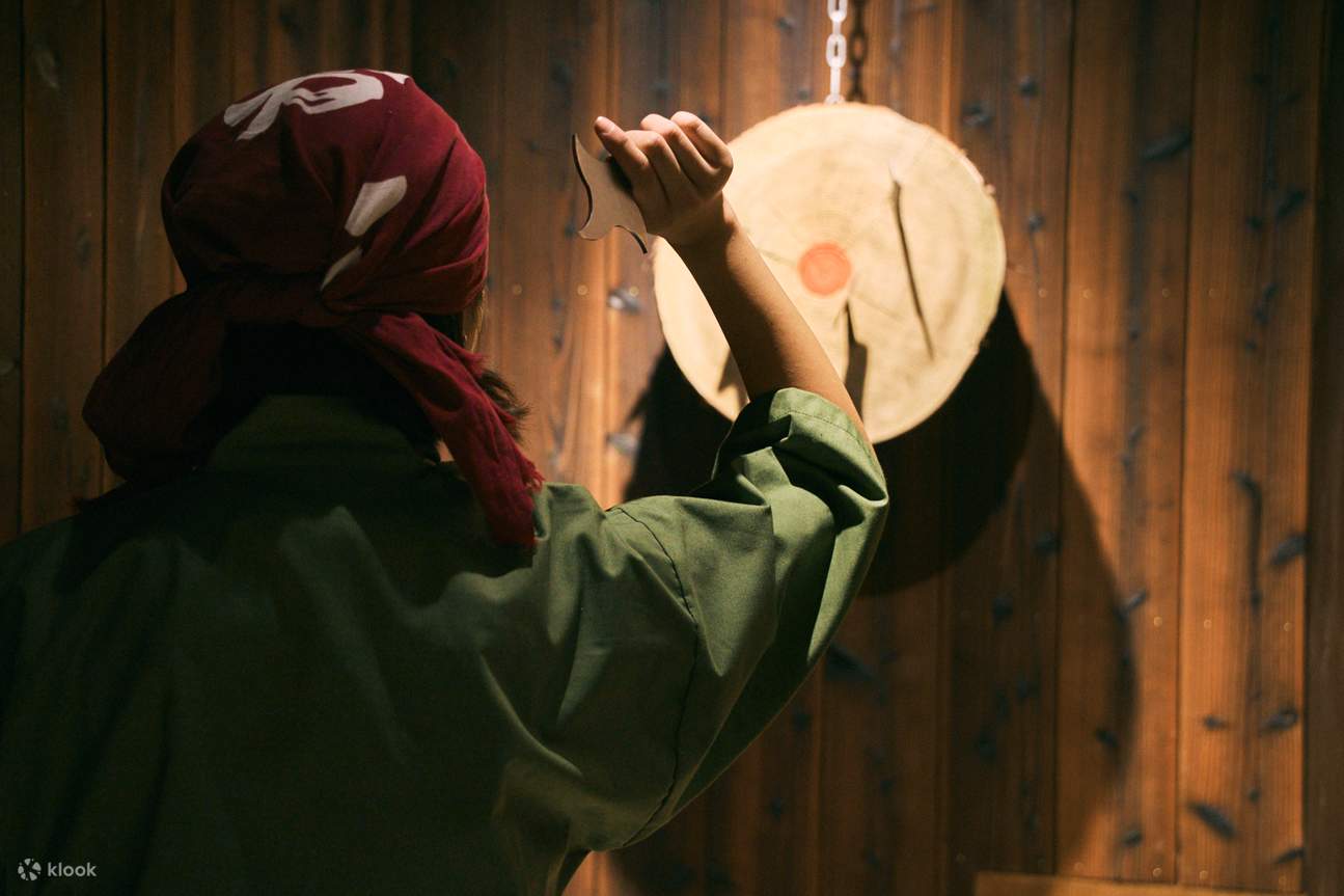 Clase de fabricación de armas ninja en una mansión histórica en Kioto