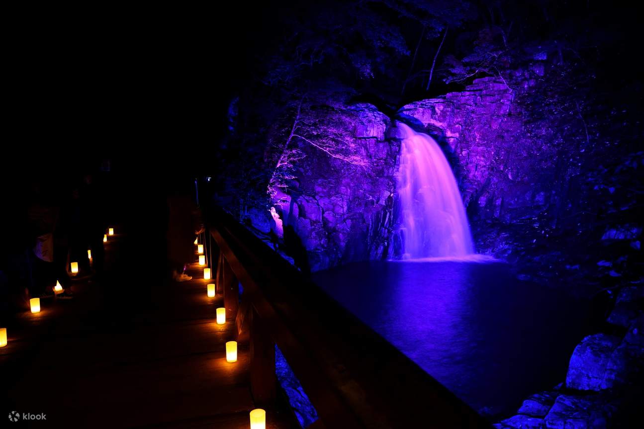 Air terjun yang bercahaya