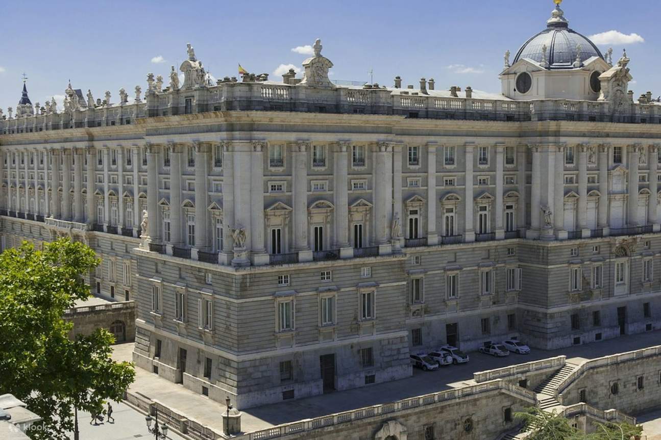 ชมวิวพระราชวังหลวงแห่งมาดริด