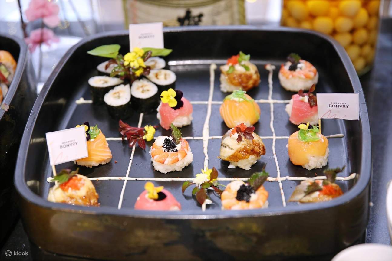 Buffet at Sheraton Hanoi Hotel (Oven D'or Restaurant)