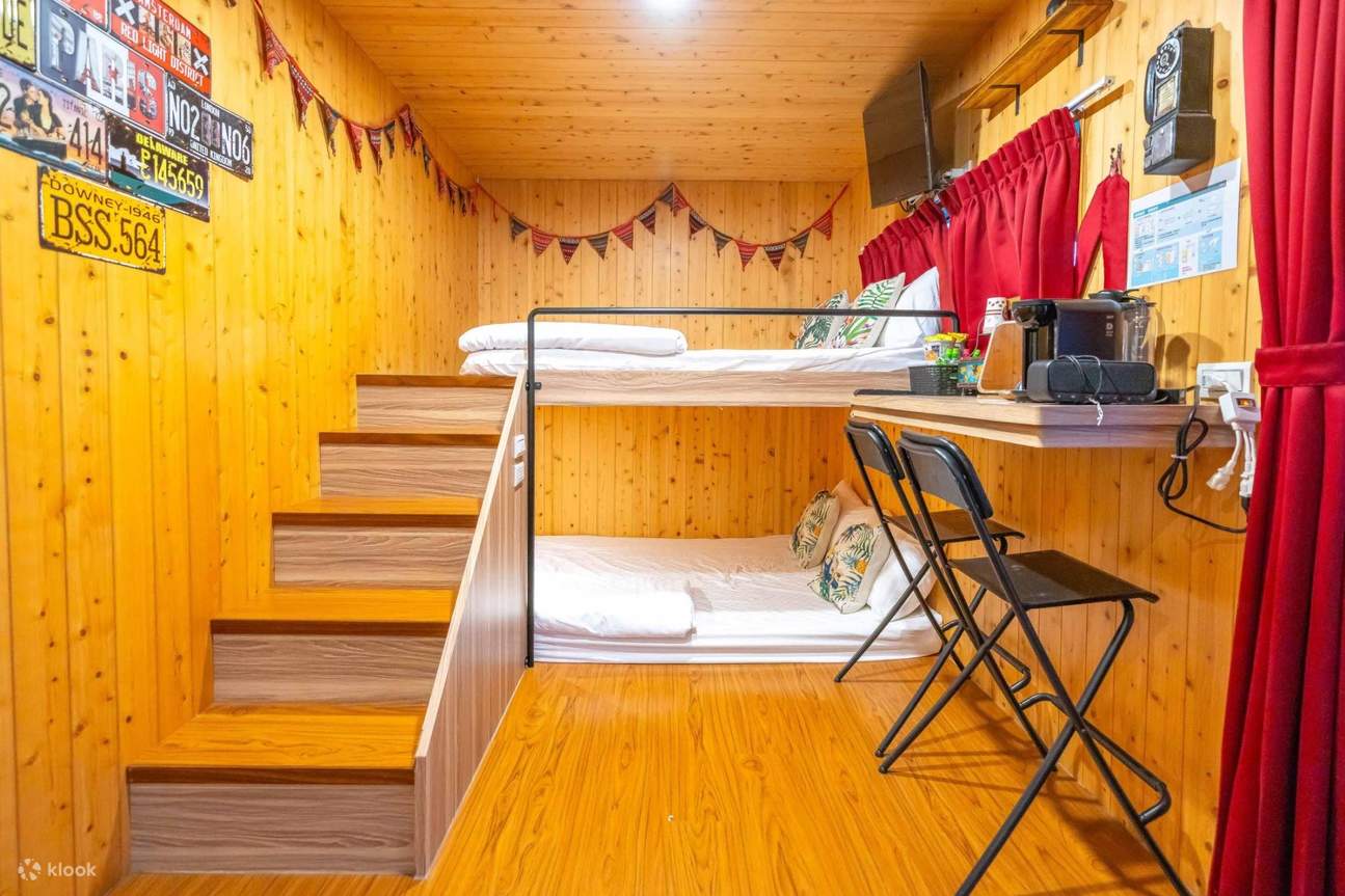 2F-Containerkabine für vier Personen mit Landschaftsblick