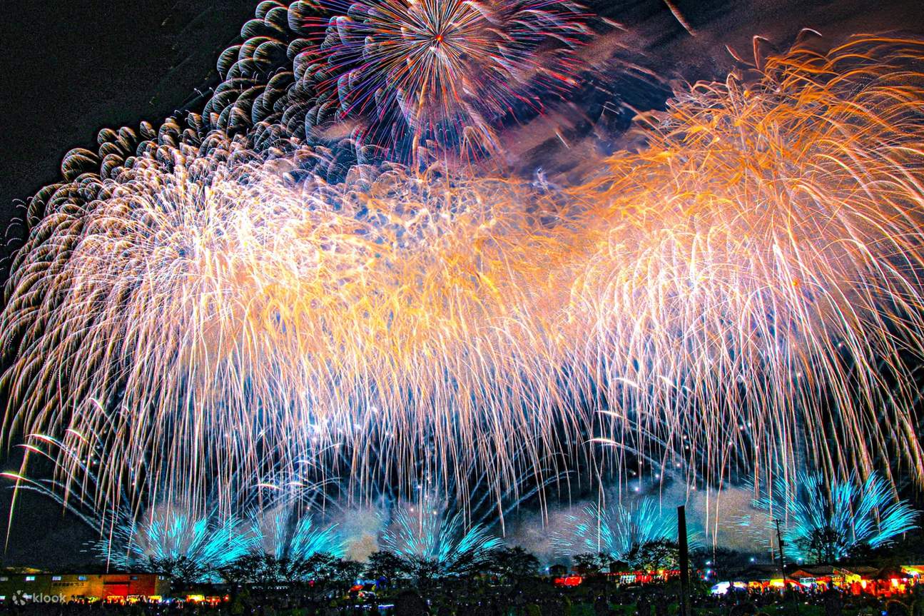 Autumn Fireworks Festival 1-Day Tour: Tsuchiura Fireworks Competition ...