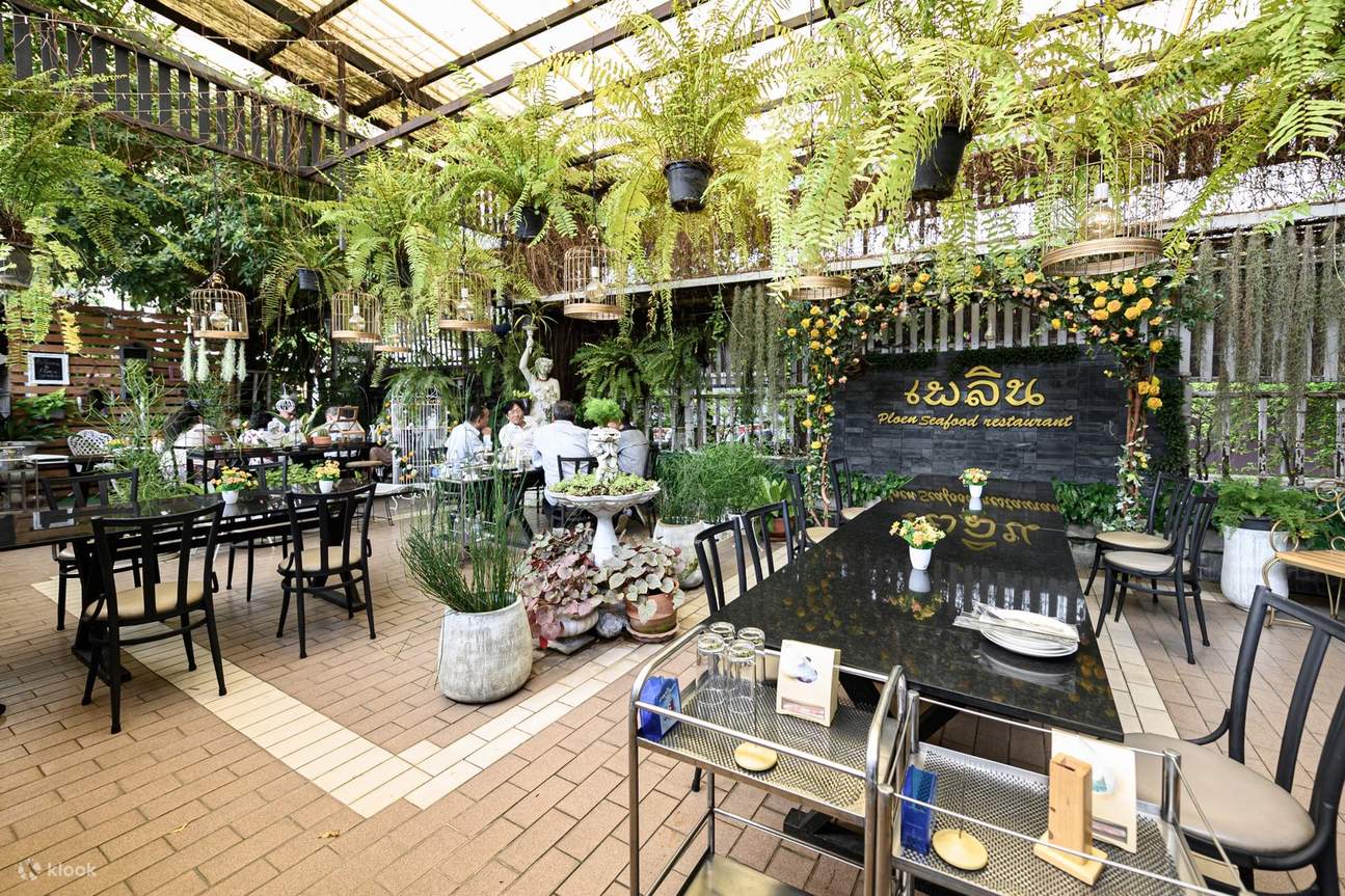 Ploen Restaurant in Ladprao Bangkok