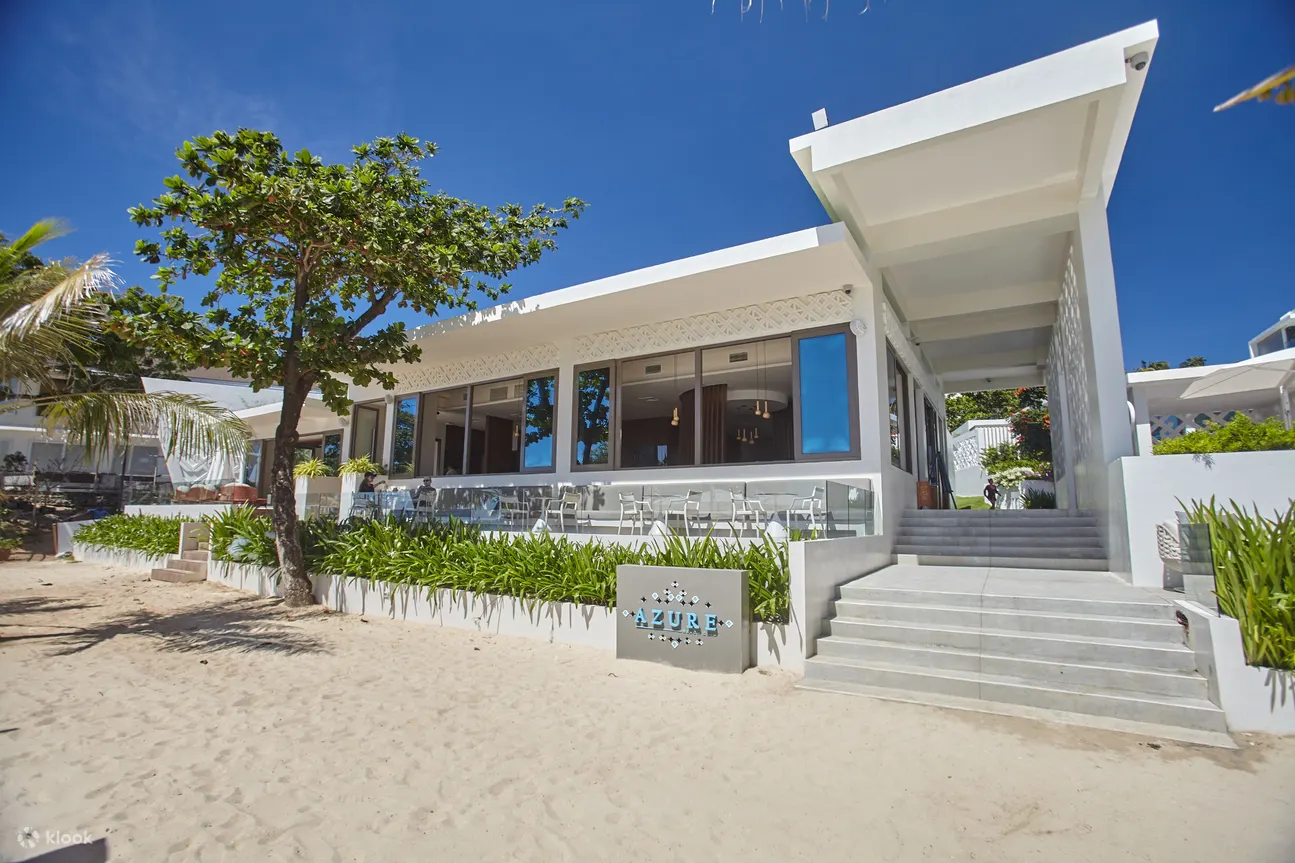 Azure Beach Club 的建筑外观
