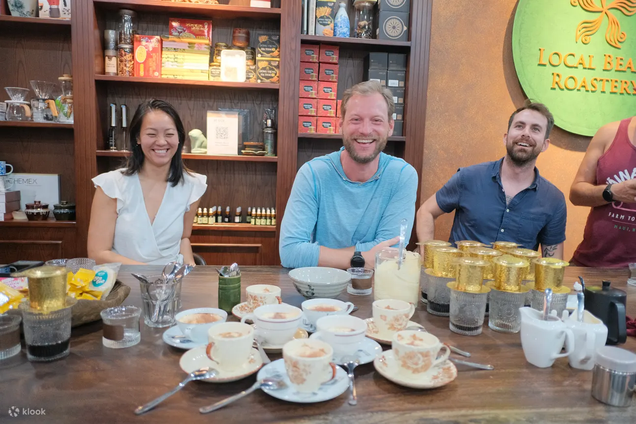 Brews & Bites：河内咖啡工坊提供传统餐点和葡萄酒