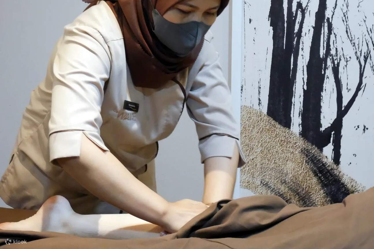 족자카르타 드 웨이브 패밀리 마사지 & 리플렉솔로지 파쿠원 몰점 - 클룩 Klook 한국