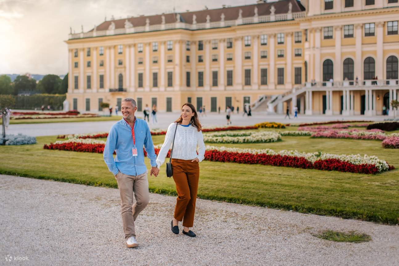 Disfrute de una visita guiada, un paseo guiado por la ciudad y un billete Hop On/Off para los viajes en el Big Bus Vienna. Derecho de foto: ©WienTourismus