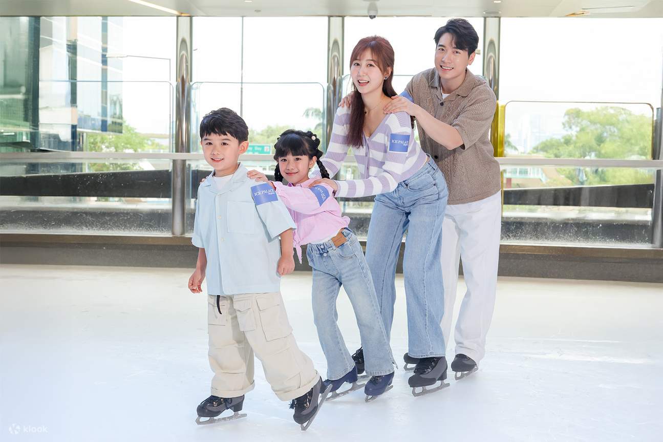 Pilihan Relaksasi dan Hiburan - Pengalaman Seluncur Es Sepuasnya di Ice Palace, Cityplaza