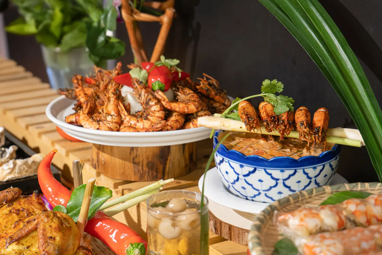 香港西环万怡酒店自助餐｜MoMo Cafe｜自助午餐、自助晚餐｜刺身、冰镇海鲜、各款美食、Movenpick 雪糕