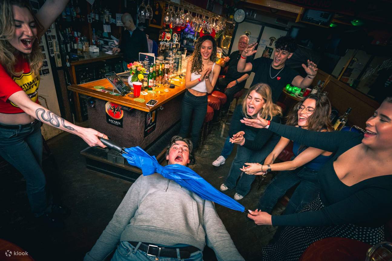 Akhiri malam anda dengan menari di salah sebuah kelab malam terbaik di bandar ini sehingga awal pagi