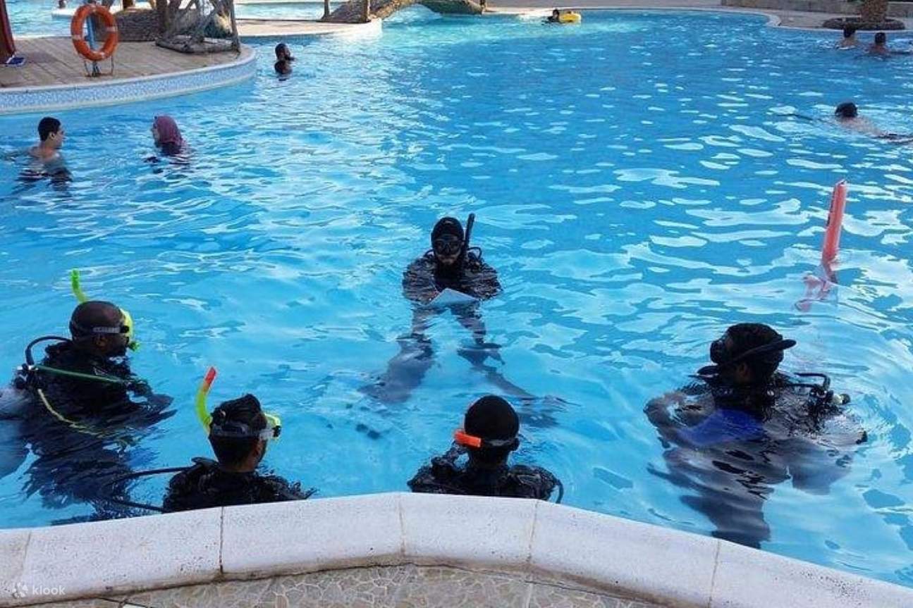洪加达PADI开放水域潜水进阶课程 - 洪加达