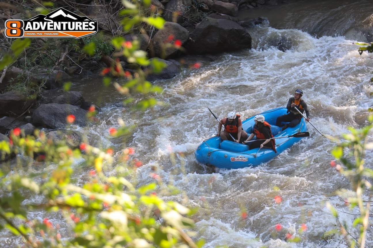 Trải Nghiệm Đi Bè Phao Với 8Adventures