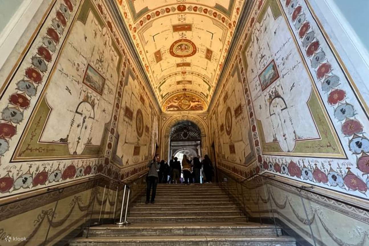 【売約済】1507 システィーナ礼拝堂改修記念切手集　バチカン市国 ミケランジェロ システィーナ礼拝堂天井画の修復作業 切手8種セット
