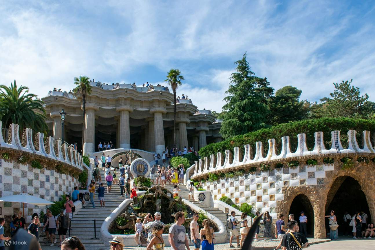 Explore the Magic of Park Güell: A Gaudí Masterpiece Tour (No