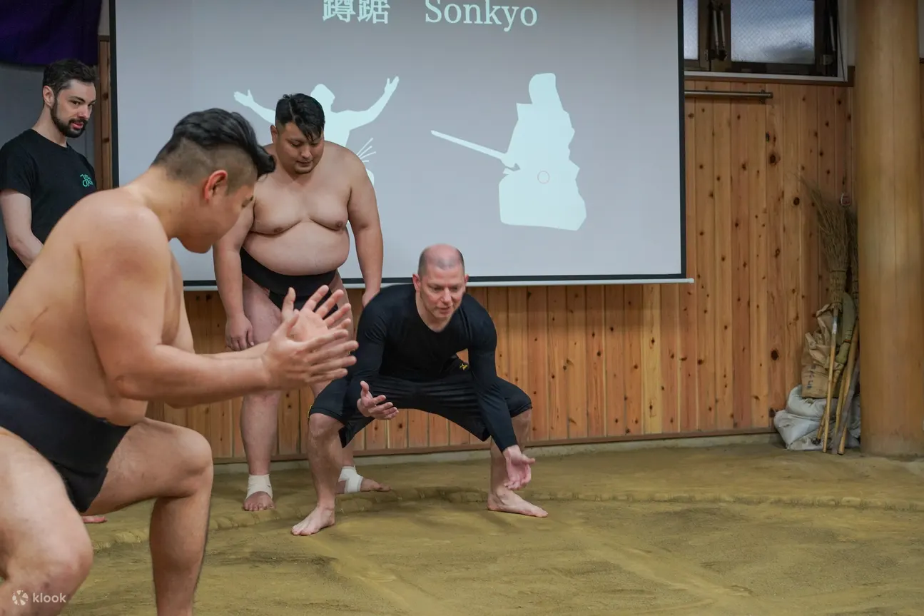 东京正宗相扑体验：进入庇护所