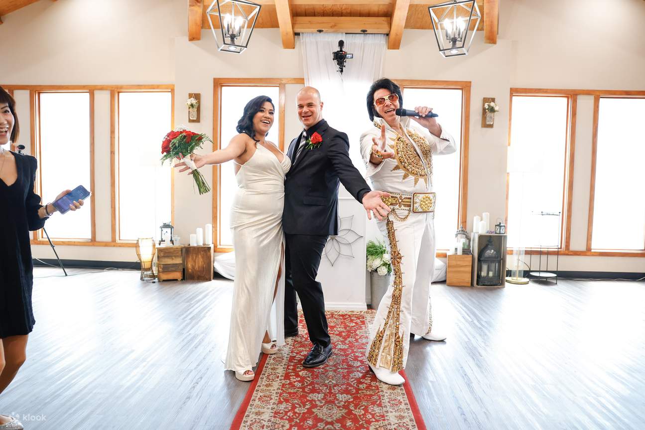 Private Elvis Wedding And Vow Renewal With Photographer And Transfer in