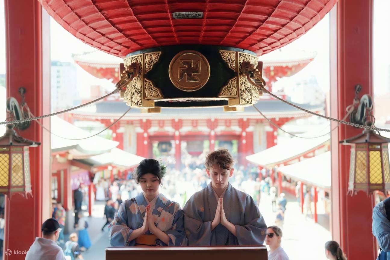 Наш штатный фотограф прекрасно знает все ракурсы и сделает для вас множество разнообразных фотографий.