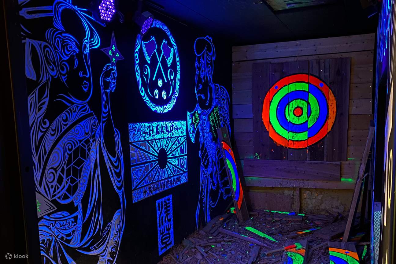 1 Day Private Axe Throwing, Shisha Bar in Asakusa Klook