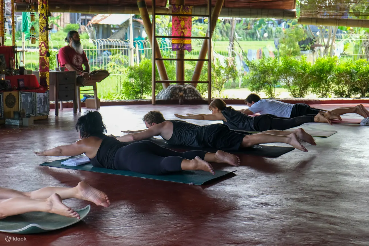 Nataraja Bali Yoga Shala 的瑜伽体验和健康工作坊
