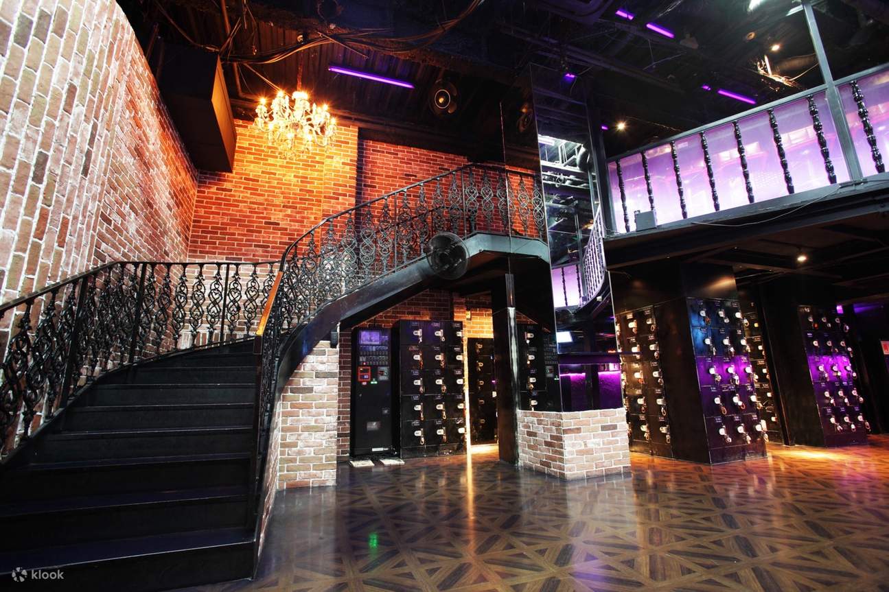 Osaka Shinsaibashi: Tiket Masuk Kelab Malam AMMONA (Khas untuk Pelancong Asing)